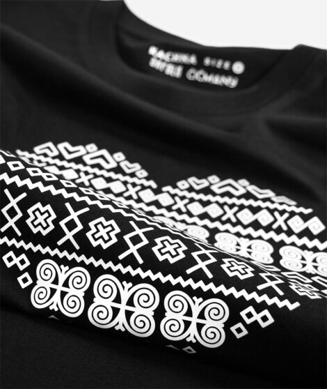 Čierne-folklórne-tričko-Čičmanské-srdce