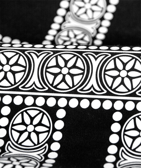 Folklórny-vzor-Detviansky-Hashtag-Čierny-detail