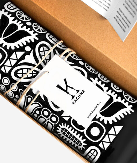 Sťahovací-Folklórny-vak-Detvanka-Čierny-v-krabičke