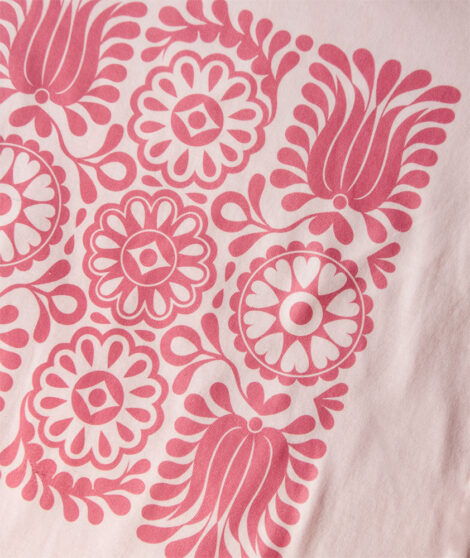 Dámske-tričko-V-záhrade-tulipánov-ružové-tulipány