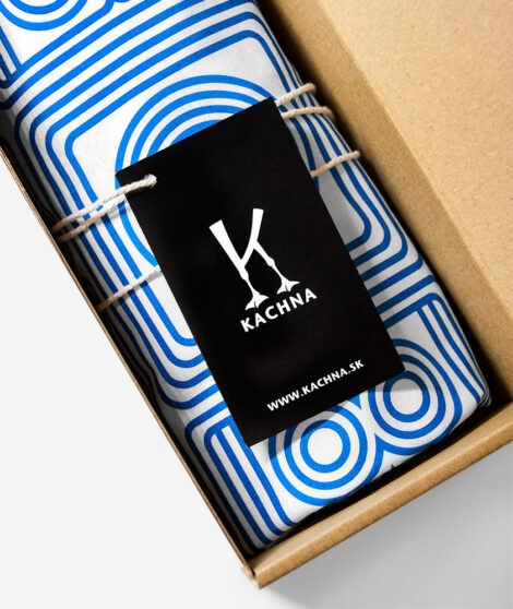 Biele tričko so slovenským folklórnym ornamentom Liptov.