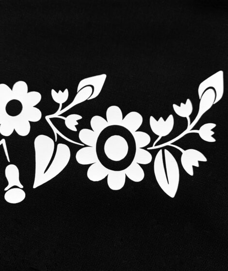 Tričko-čierne-Trenčianske-kvietky-1-sashe